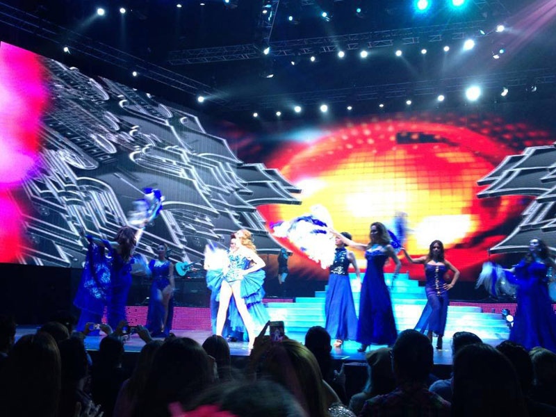 GLORIA TREVI INVITÓ A CHICAS DE TV’S MÉXICO A FORMAR PARTE