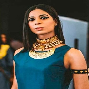Maavia, de exitosa modelo transgénero a conductora de TV